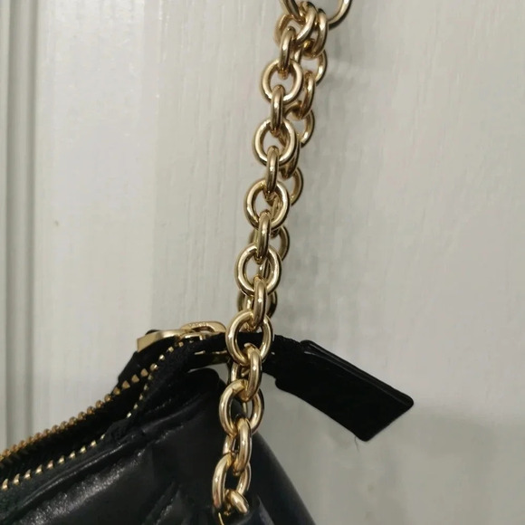 DKNY LARA Black 100% Geniune Leather Crossbody Bag  Small Quilted Purse - Picture 4 of 4